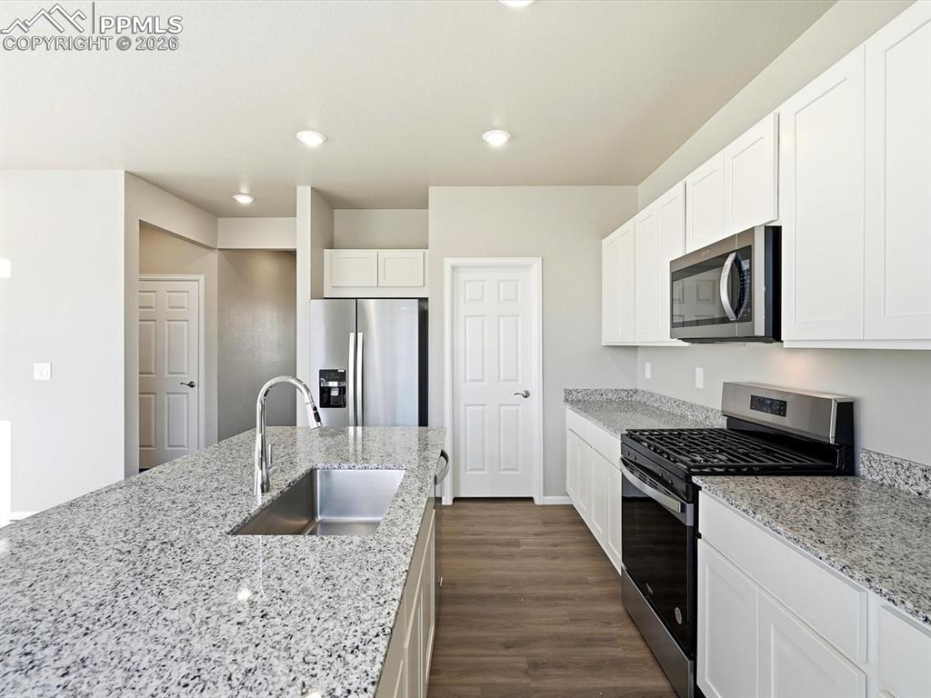 Image 11 of 31: Kitchen