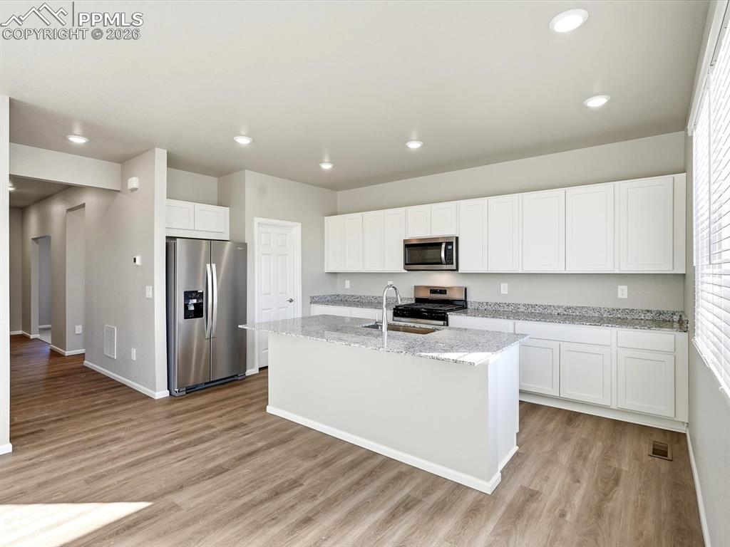 Image 12 of 31: Kitchen