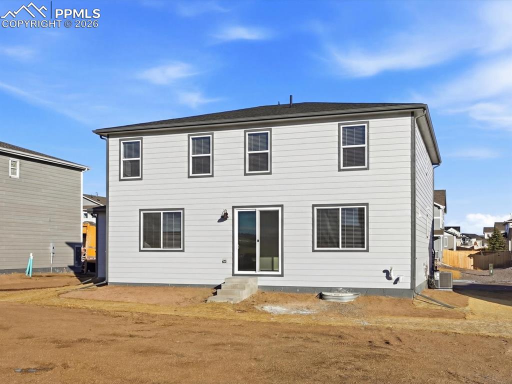 Image 27 of 31: Back of Structure