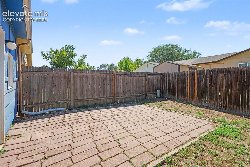 Image 18 of 20: Patio