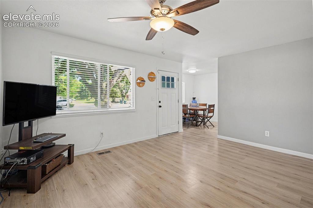 Image 4 of 20: Living Room