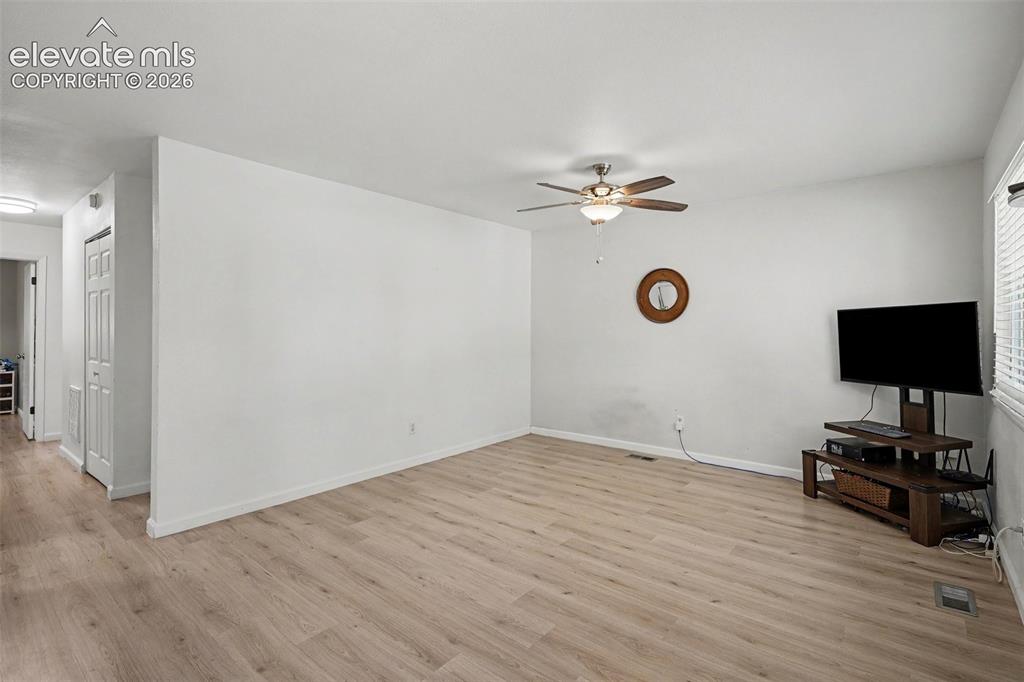 Image 5 of 20: Living Room