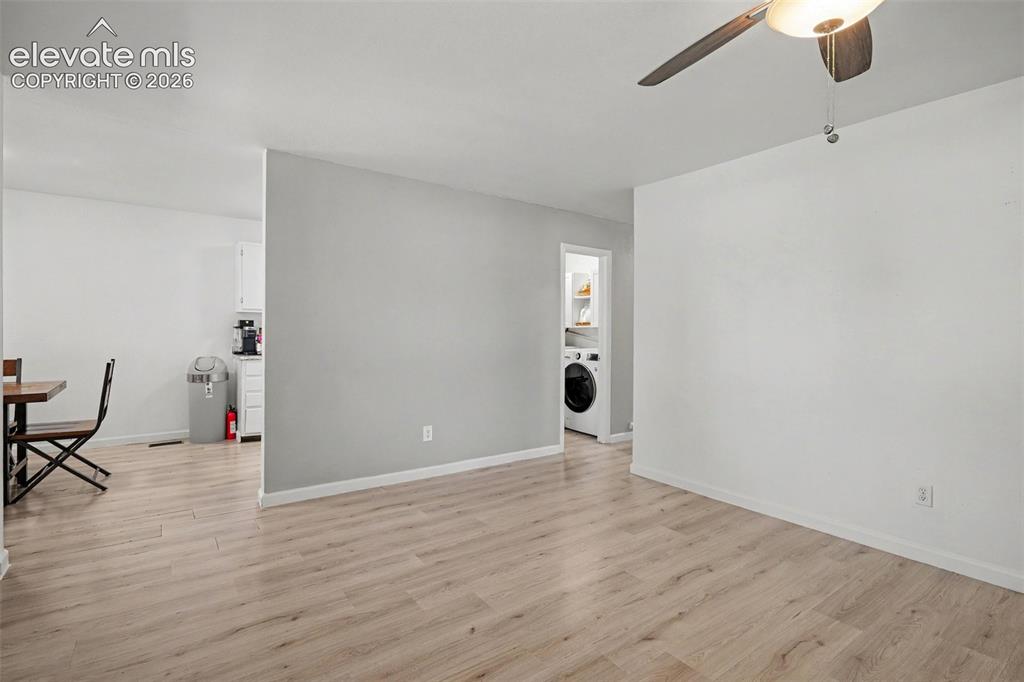 Image 6 of 20: Living Room