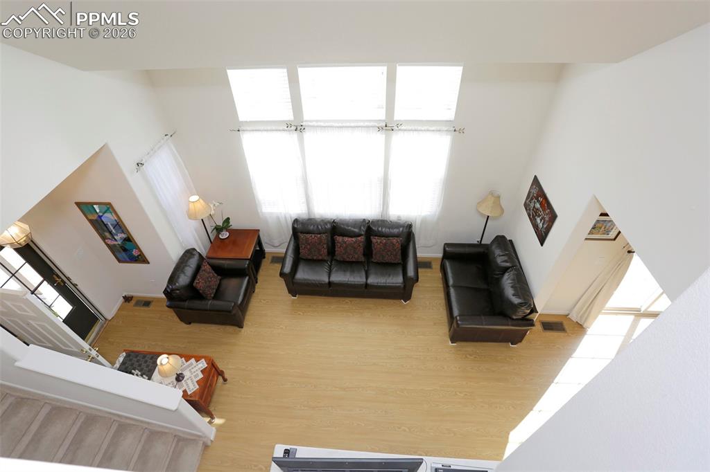 Image 10 of 32: Living Room