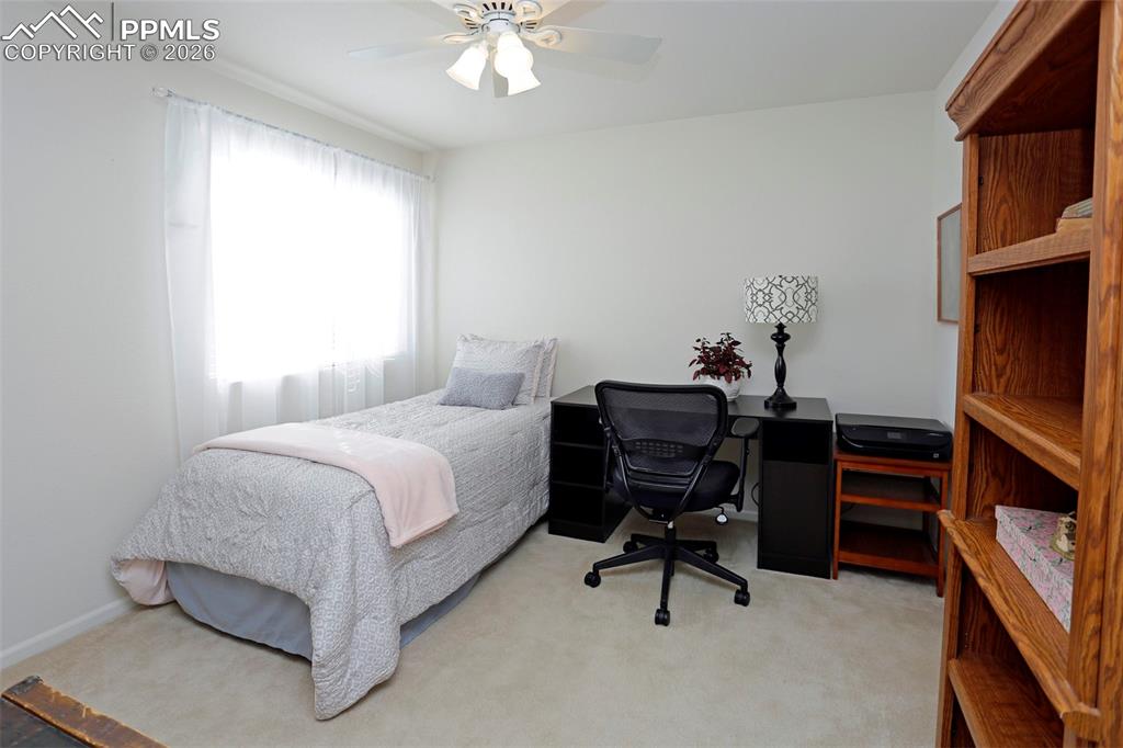 Image 31 of 32: Bedroom