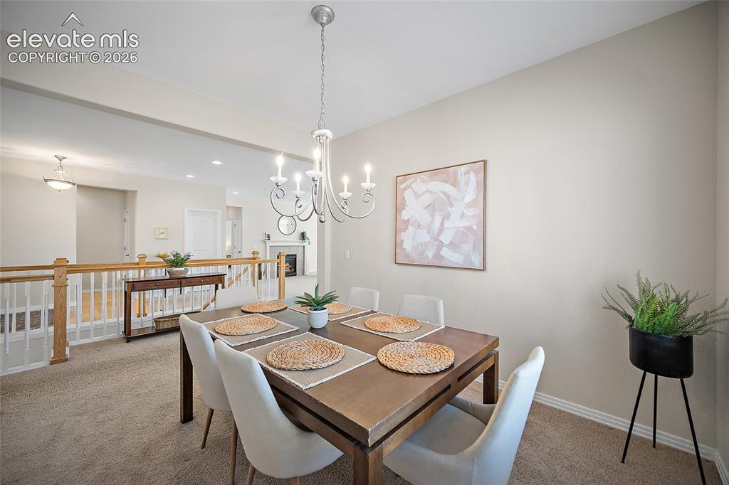 Image 14 of 40: Dining Area