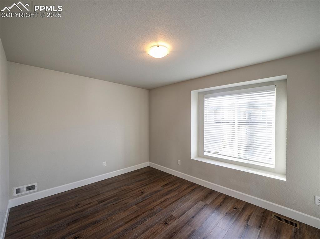 Image 23 of 28: Bedroom