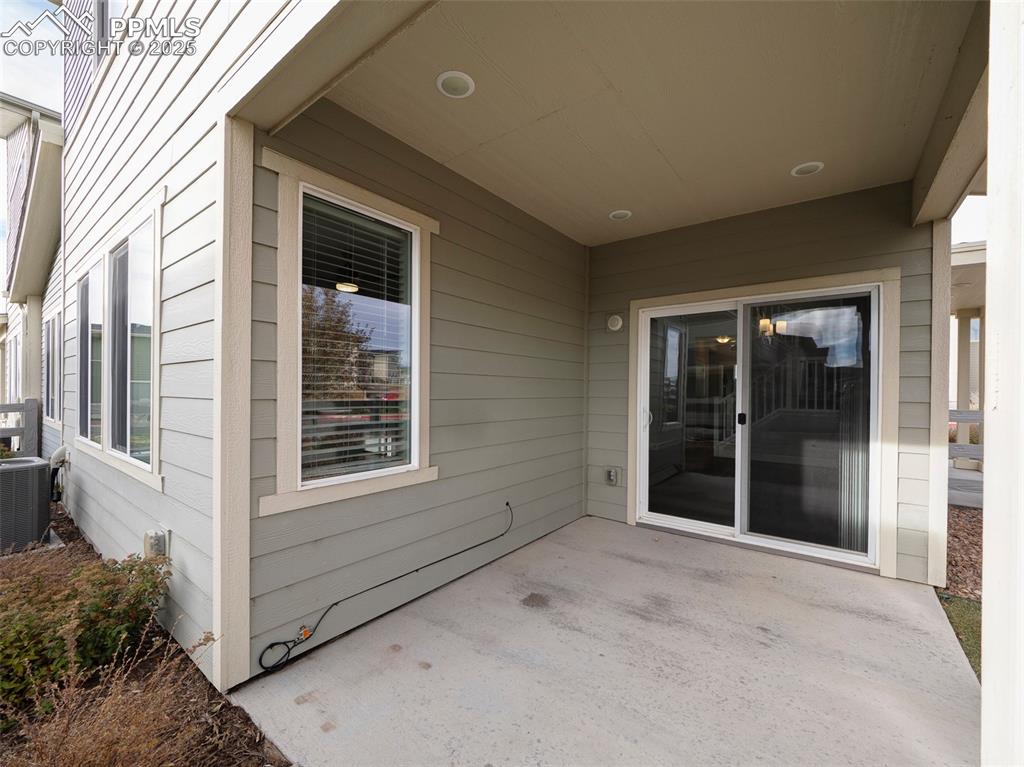 Image 27 of 28: Patio