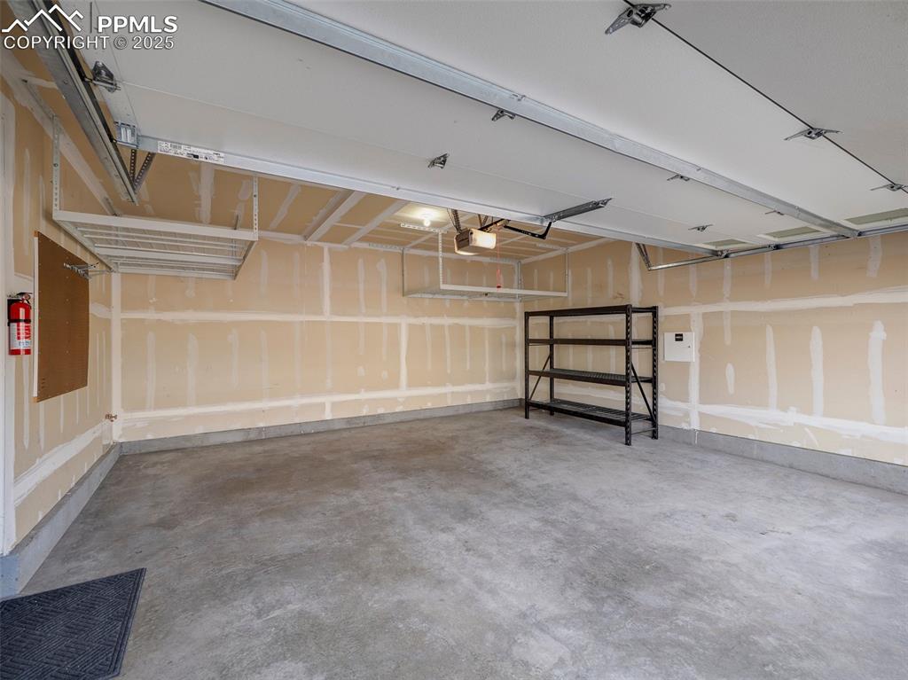 Image 28 of 28: Garage