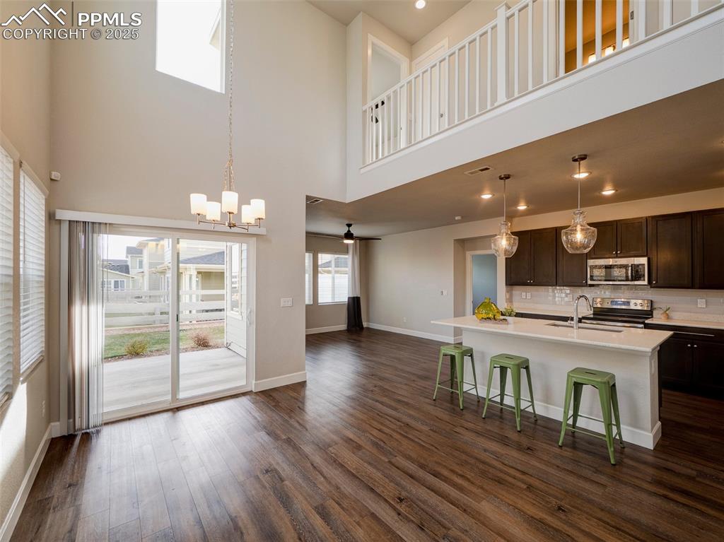 Image 5 of 28: Great Room