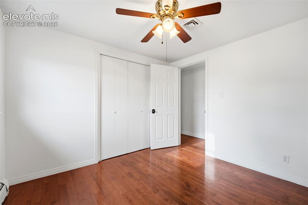 Image 12 of 47: Bedroom