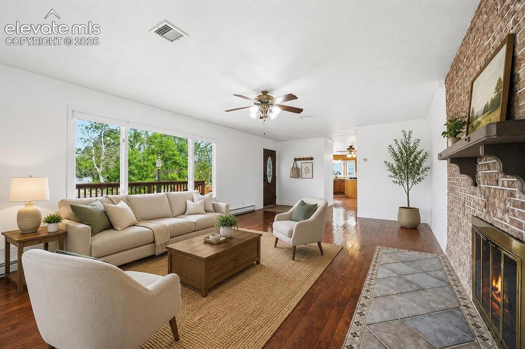 Image 5 of 47: Living Room