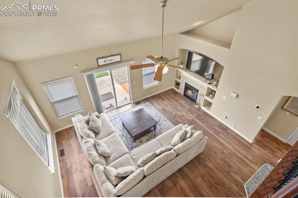 Image 24 of 45: Main level living room with vaulted ceilings