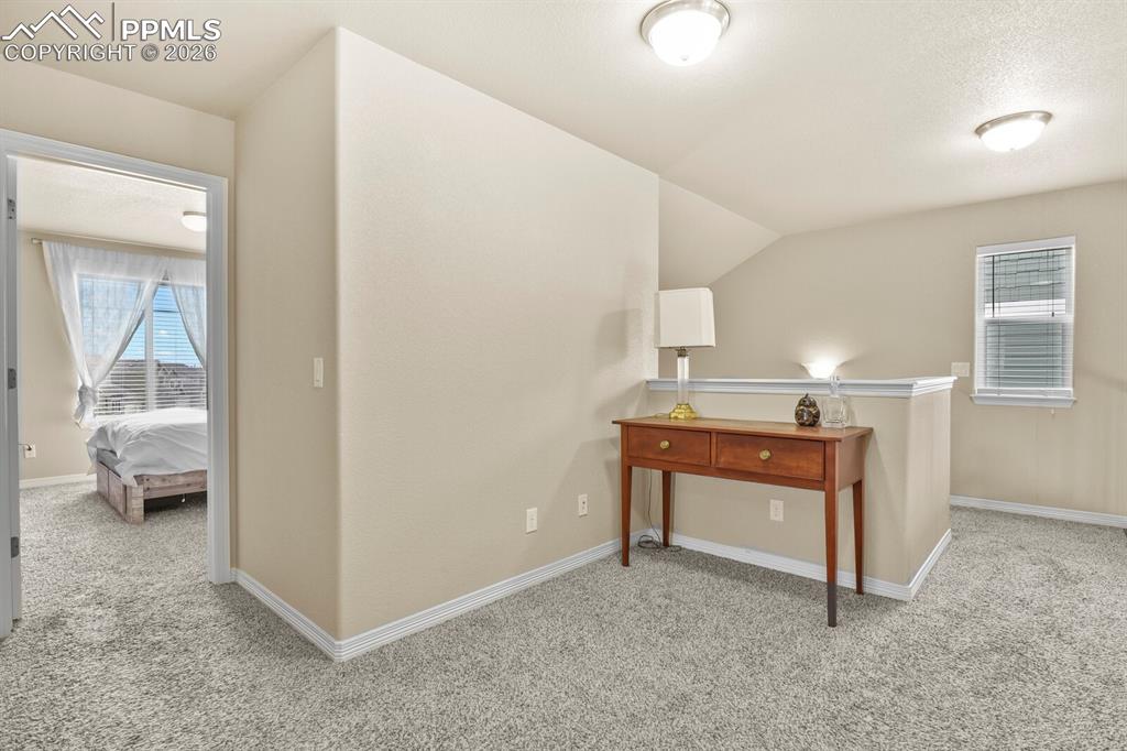 Image 26 of 45: Upper loft area