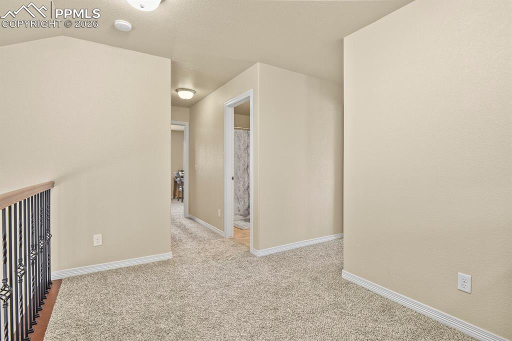 Image 27 of 45: Upper loft area