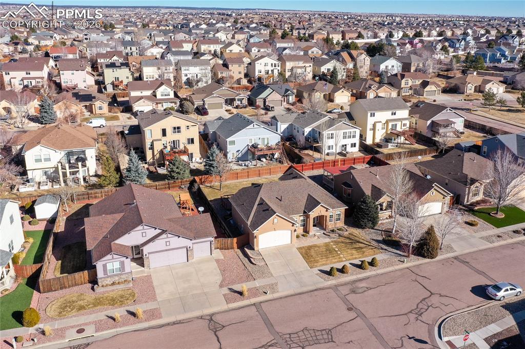 Image 5 of 50: Neighborhood of well maintained homes.