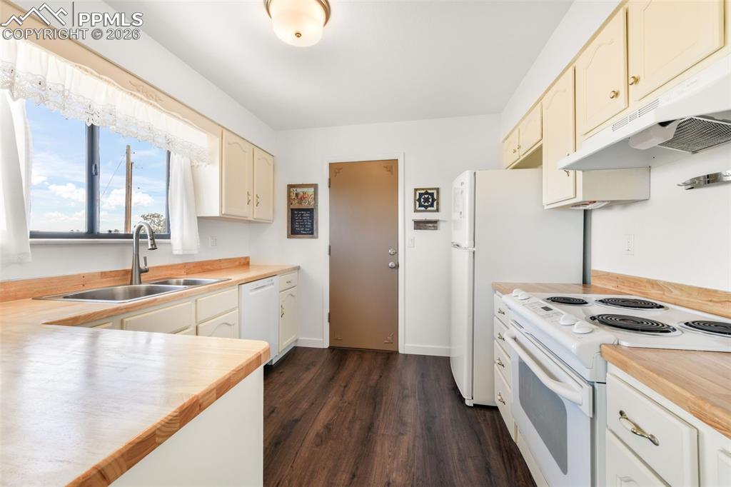 Image 13 of 50: No Description Available