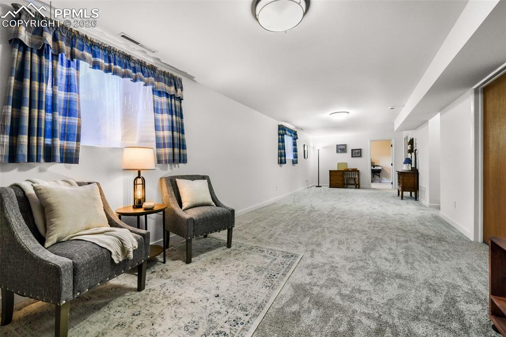 Image 25 of 50: No Description Available