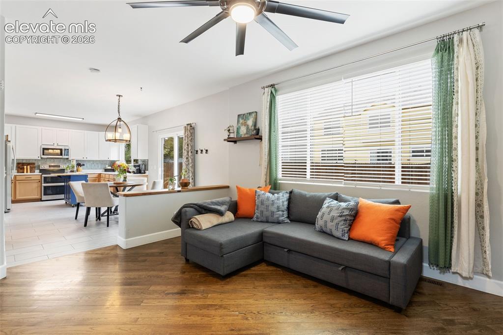 Image 15 of 46: Living Room