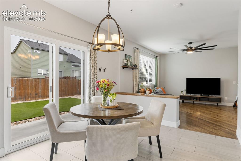 Image 18 of 46: Dining Area