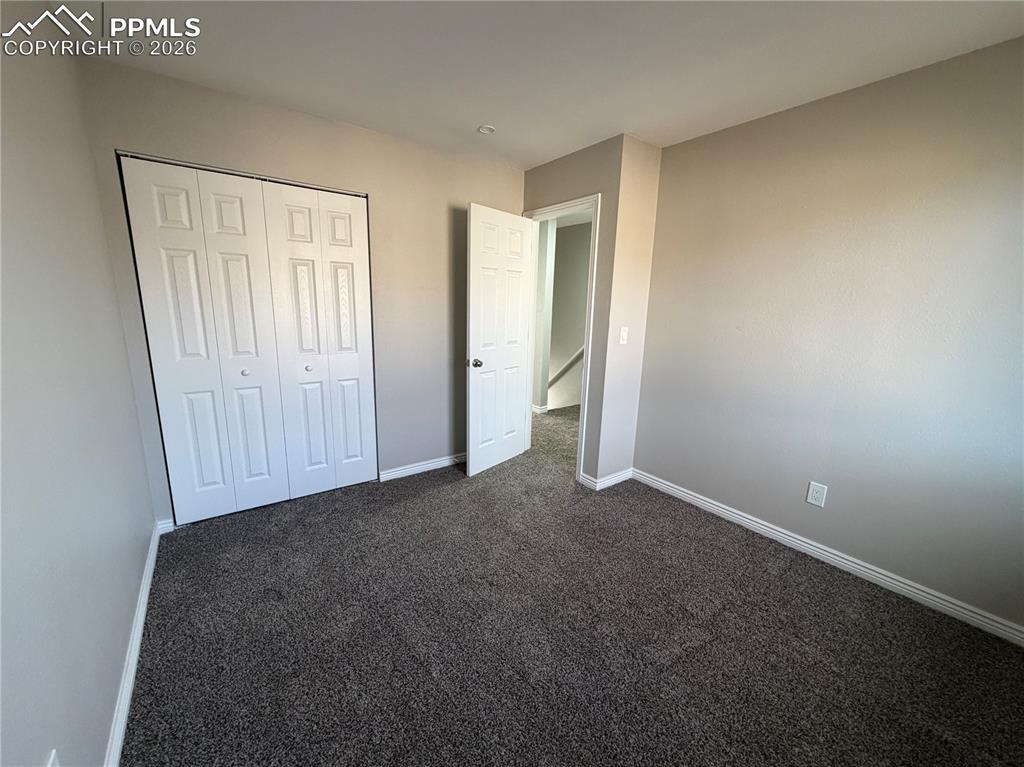 Image 13 of 15: Bedroom