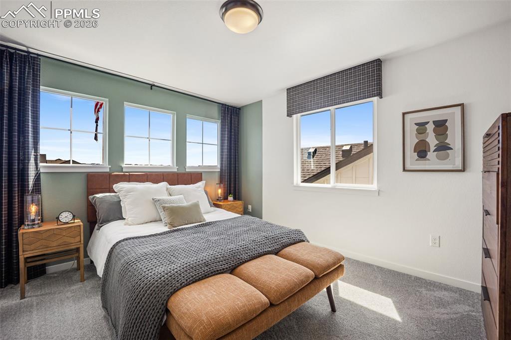 Image 18 of 35: Bedroom