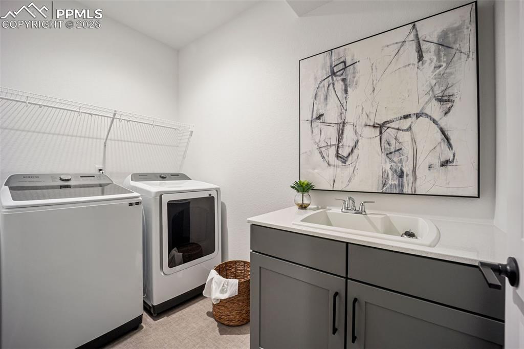 Image 29 of 35: Laundry