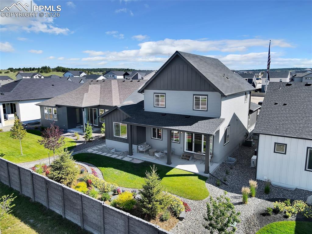 Image 31 of 35: Back of Structure