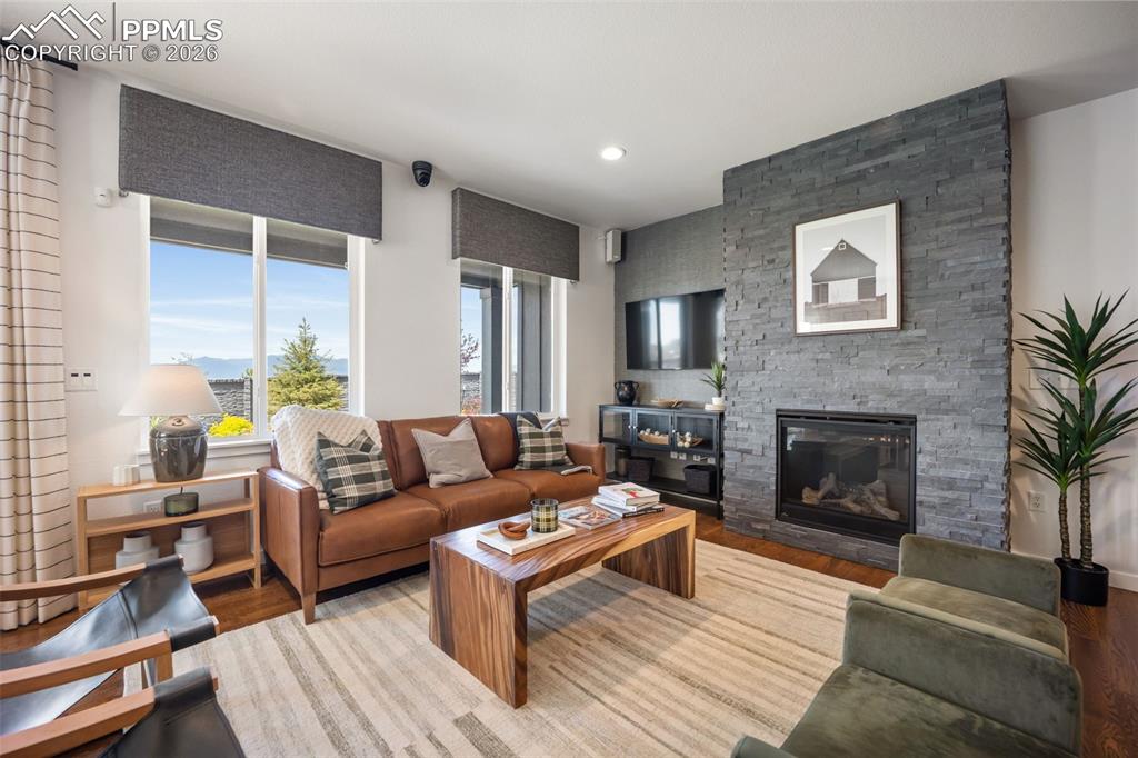 Image 8 of 35: Living Room