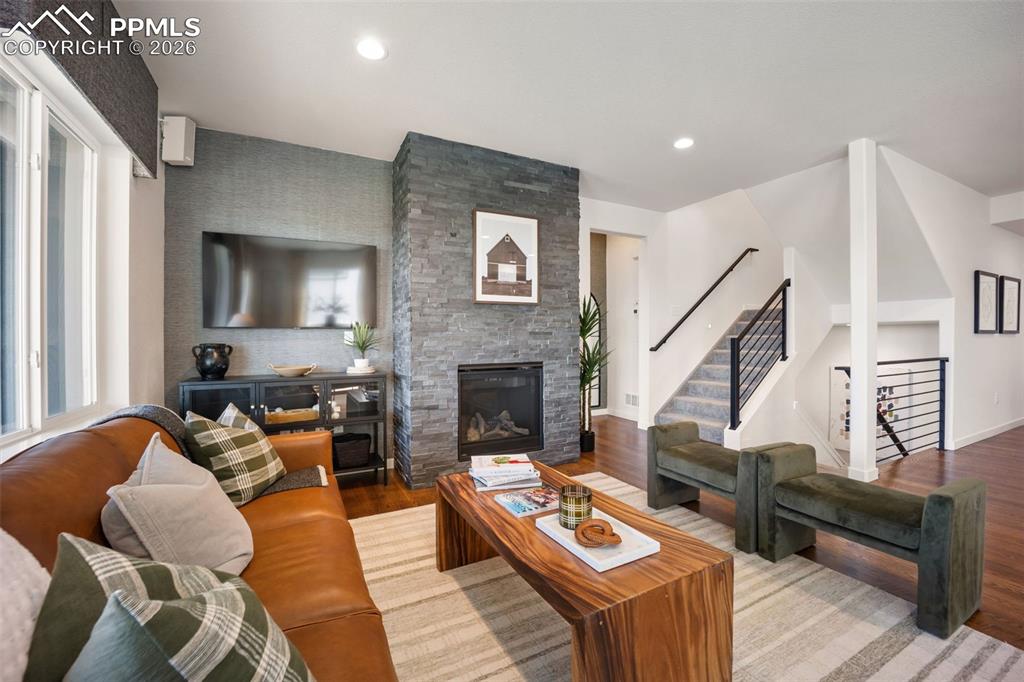 Image 9 of 35: Living Room