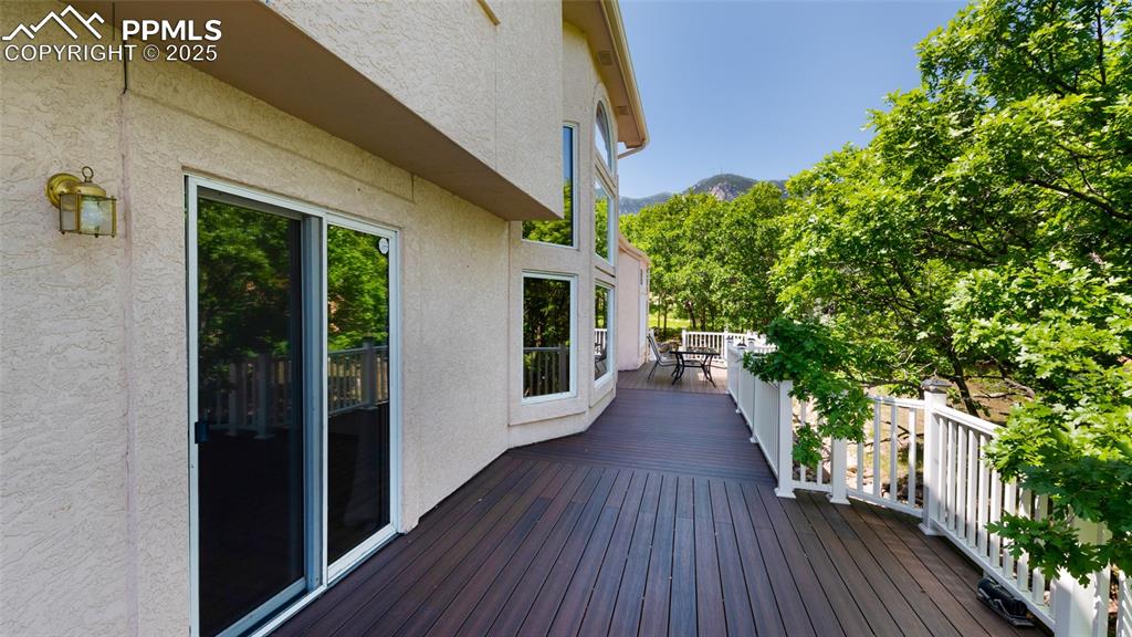 Image 40 of 44: Deck