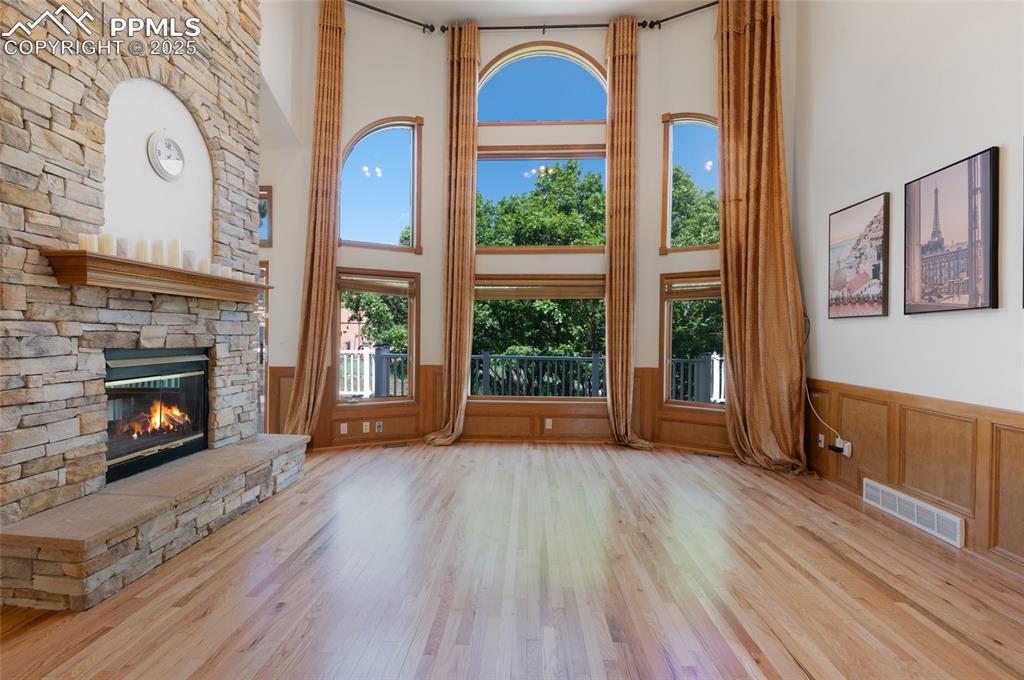 Image 5 of 44: Great Room