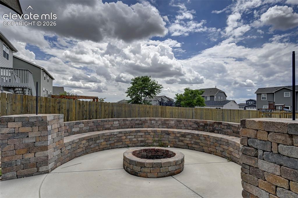 Image 8 of 37: Patio