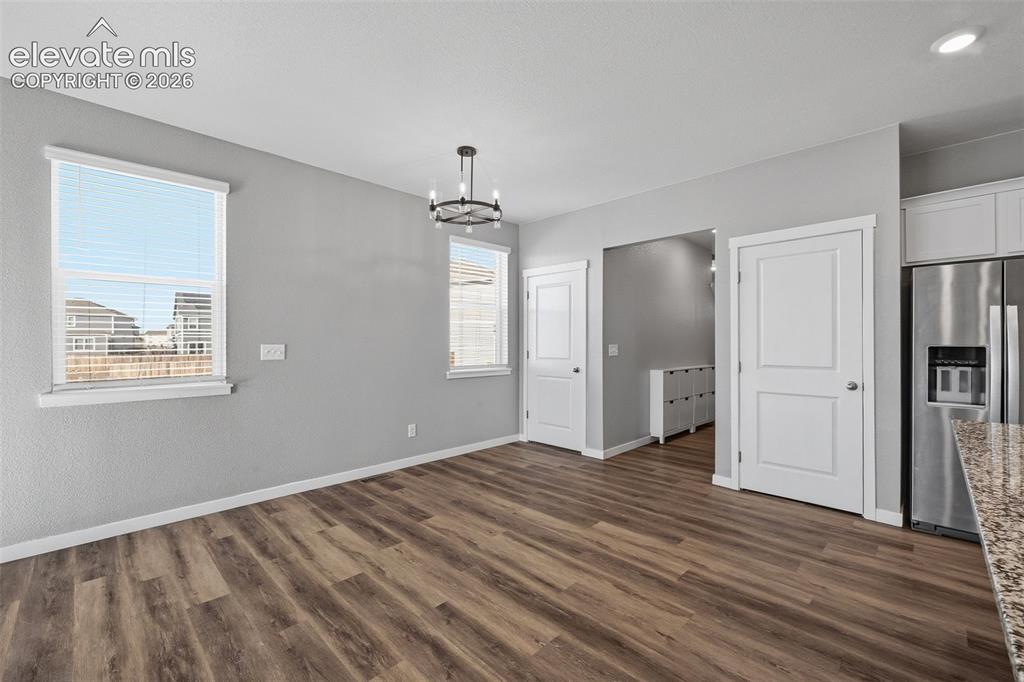 Image 11 of 32: Dining Area
