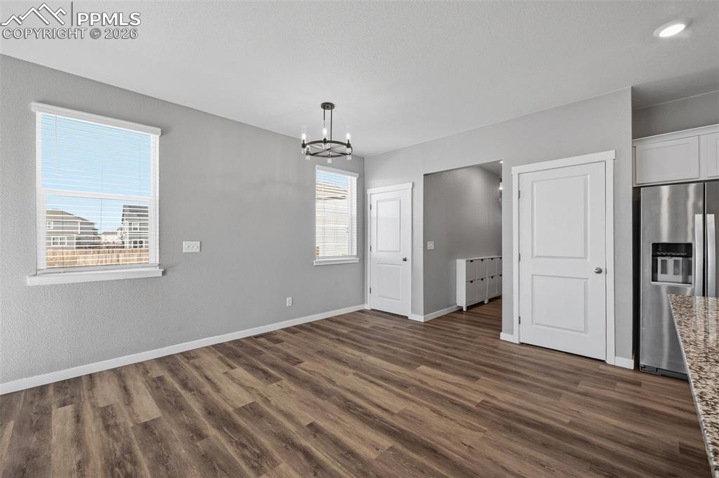 Image 12 of 29: Dining Area