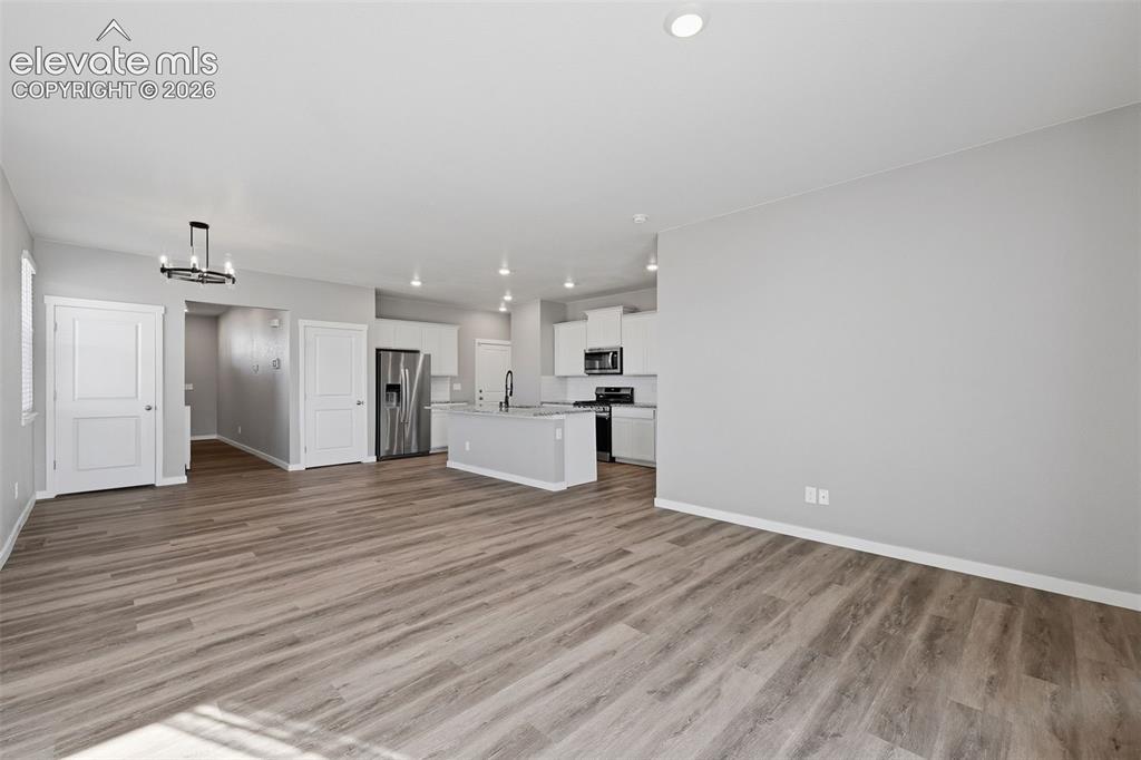 Image 9 of 32: Great Room