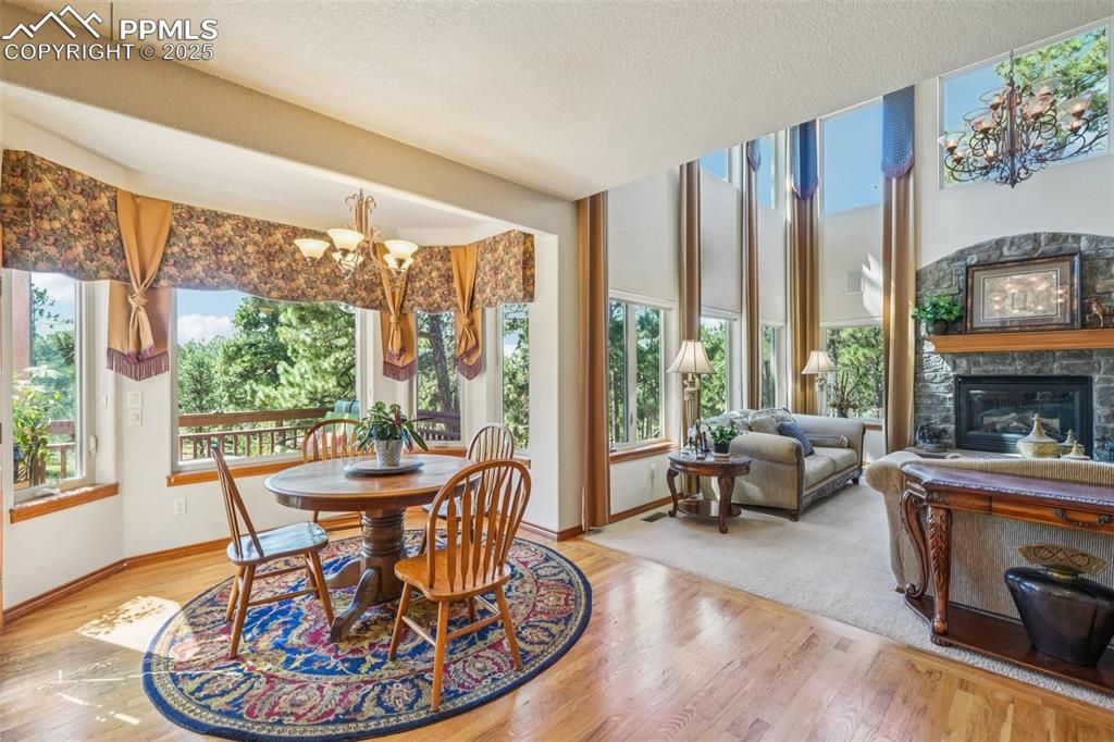 Image 10 of 39: Dining Area