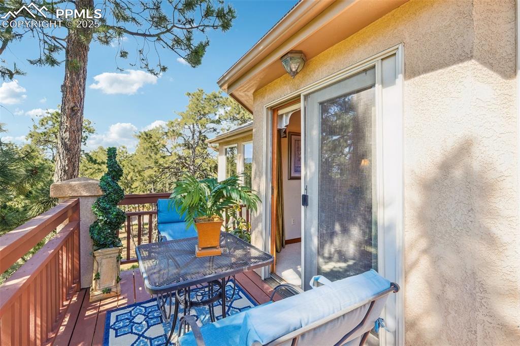 Image 31 of 39: Deck