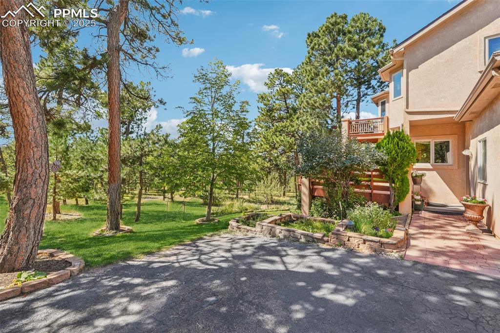 Image 32 of 39: Patio