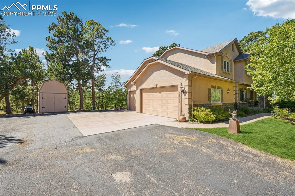 Image 5 of 39: Front of Structure