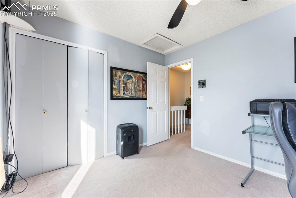 Image 23 of 35: Office