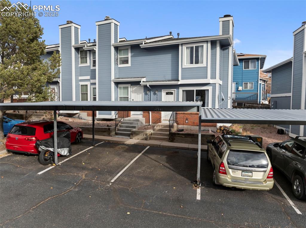 Image 33 of 35: Parking