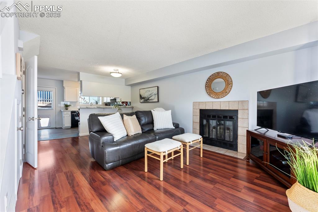 Image 6 of 35: Living Room