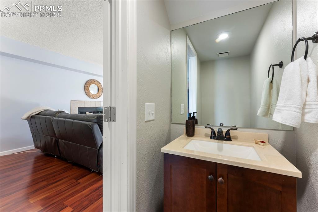 Image 9 of 35: Bathroom