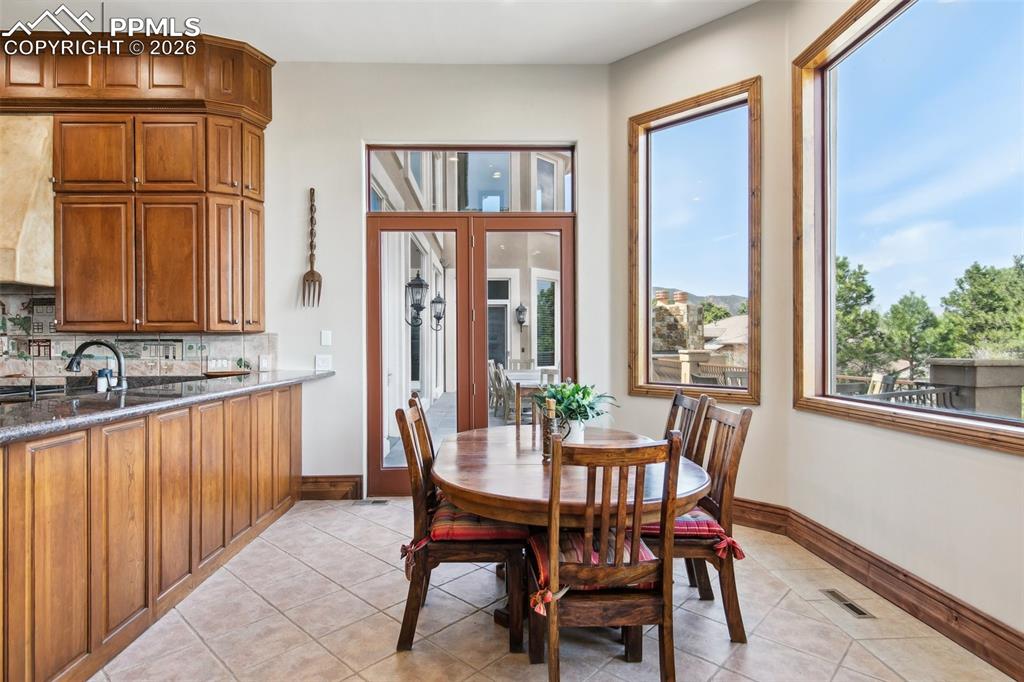 Image 14 of 50: Part of kitchen