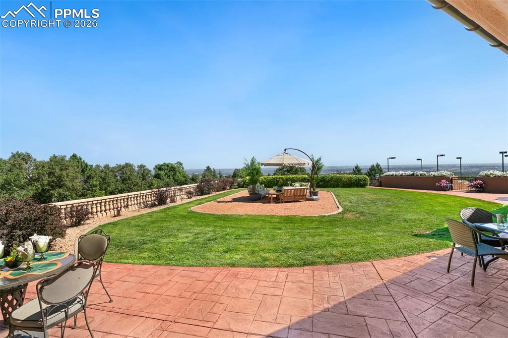 Image 45 of 50: Patio