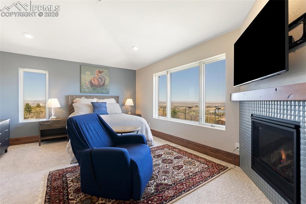 Image 50 of 50: Separate Apartment with elevator entrance