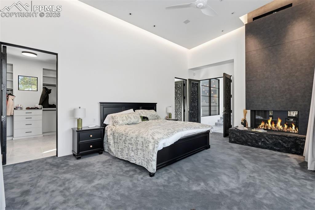 Image 48 of 50: Bedroom