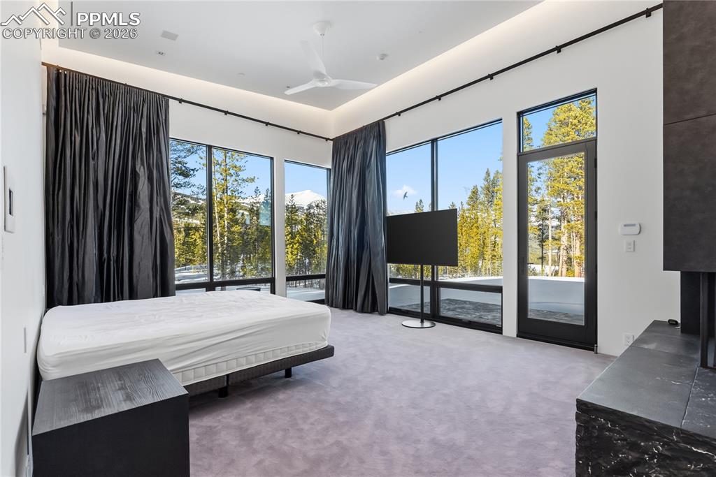 Image 49 of 50: Bedroom