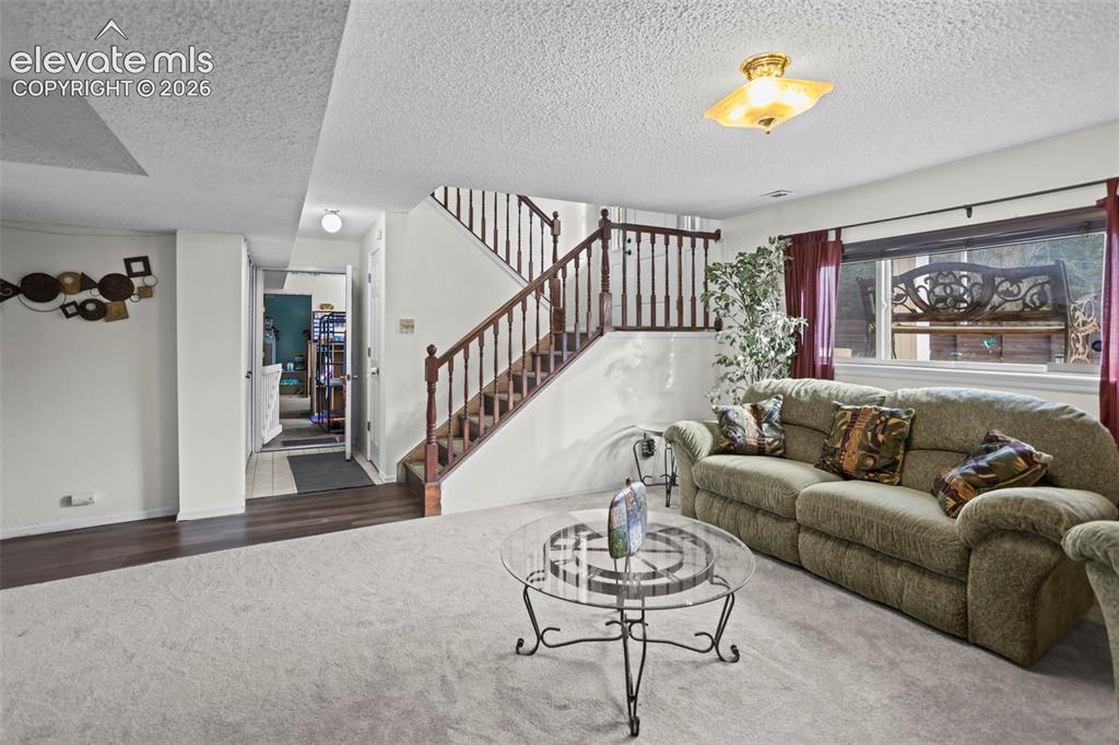 Image 7 of 17: Family Room